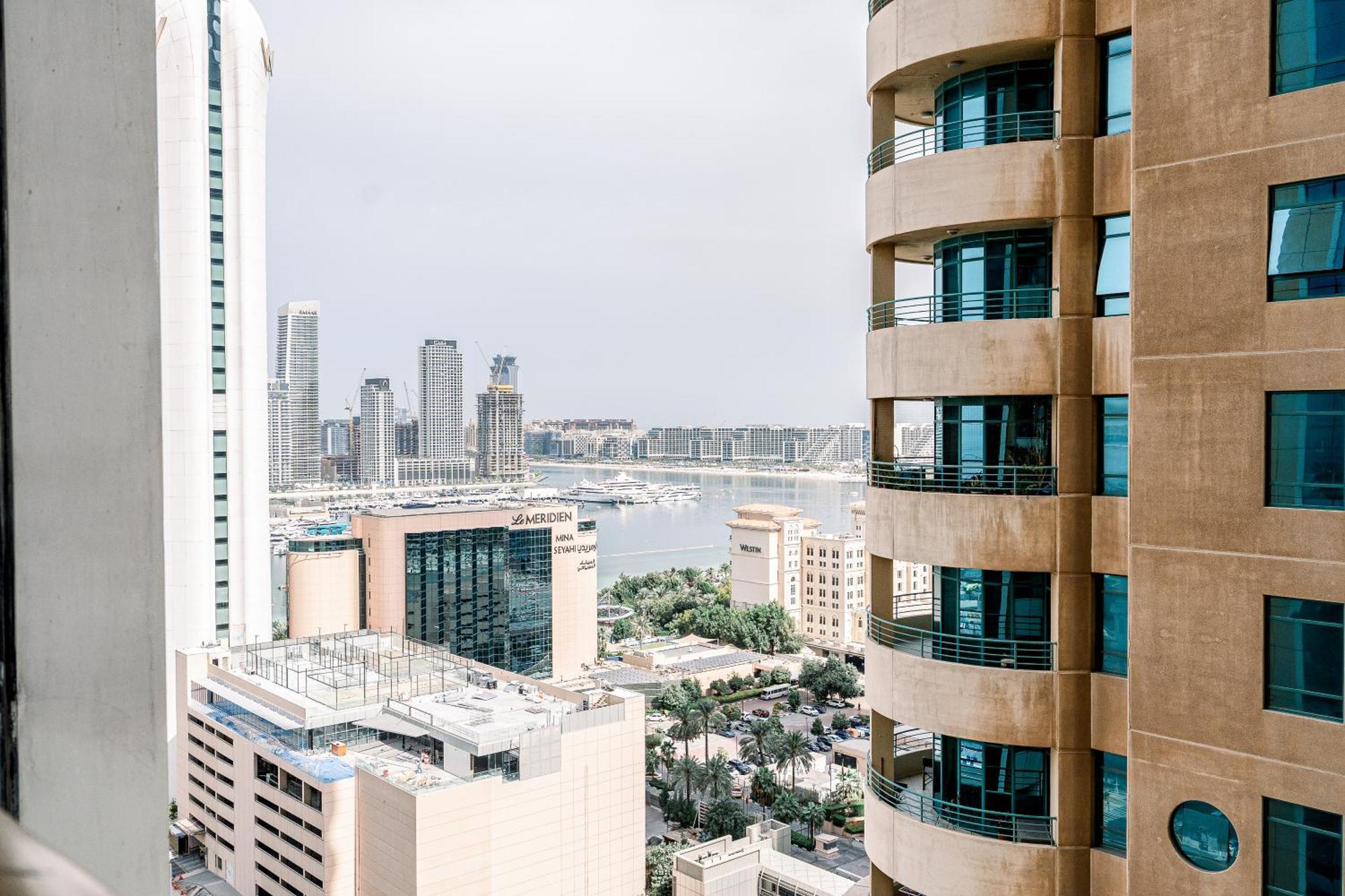Апартаменты Fabulous 1br In Marina Near With Sea Views *
