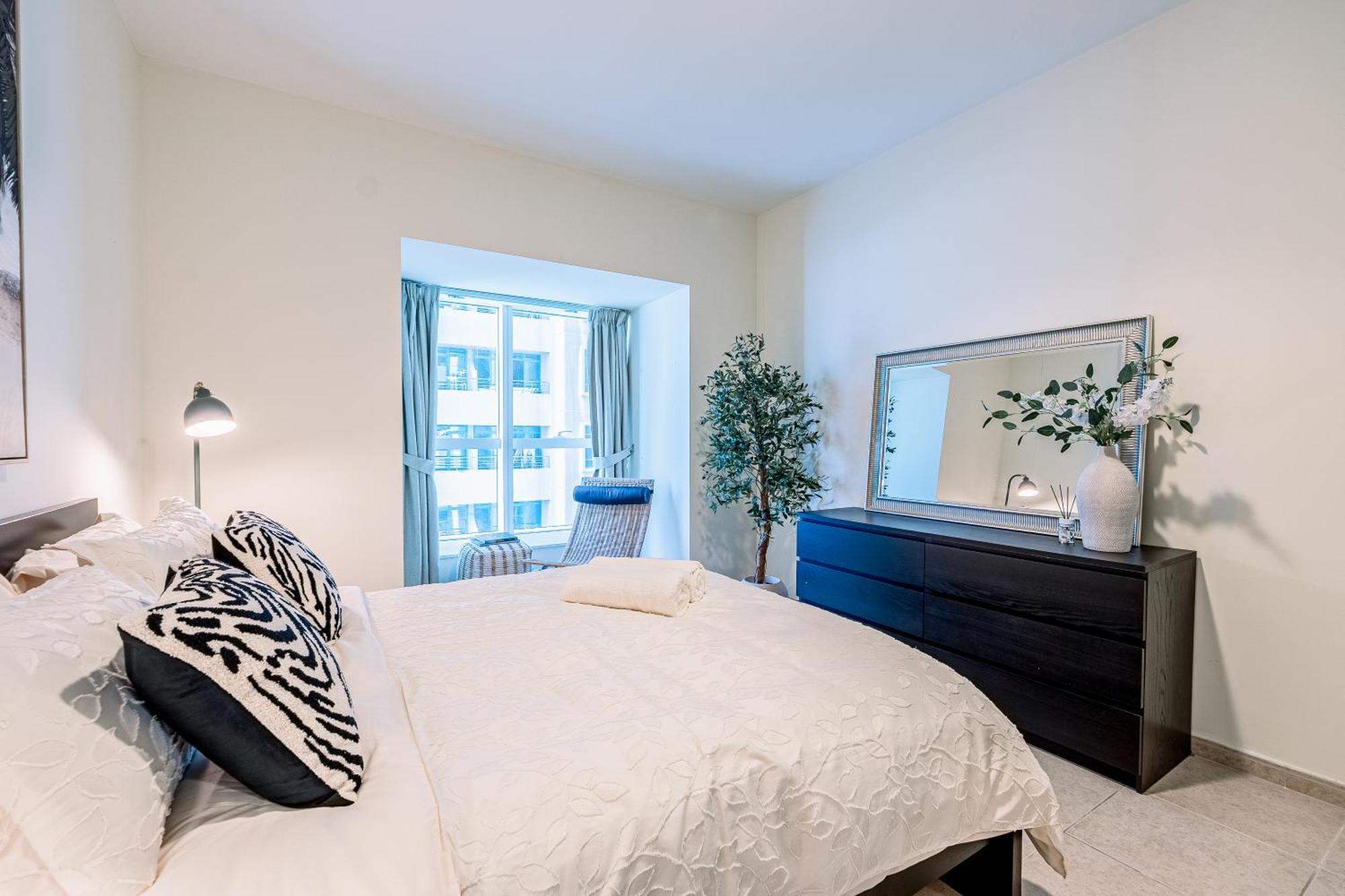 Fabulous 1br In Marina Near With Sea Views Апартаменты