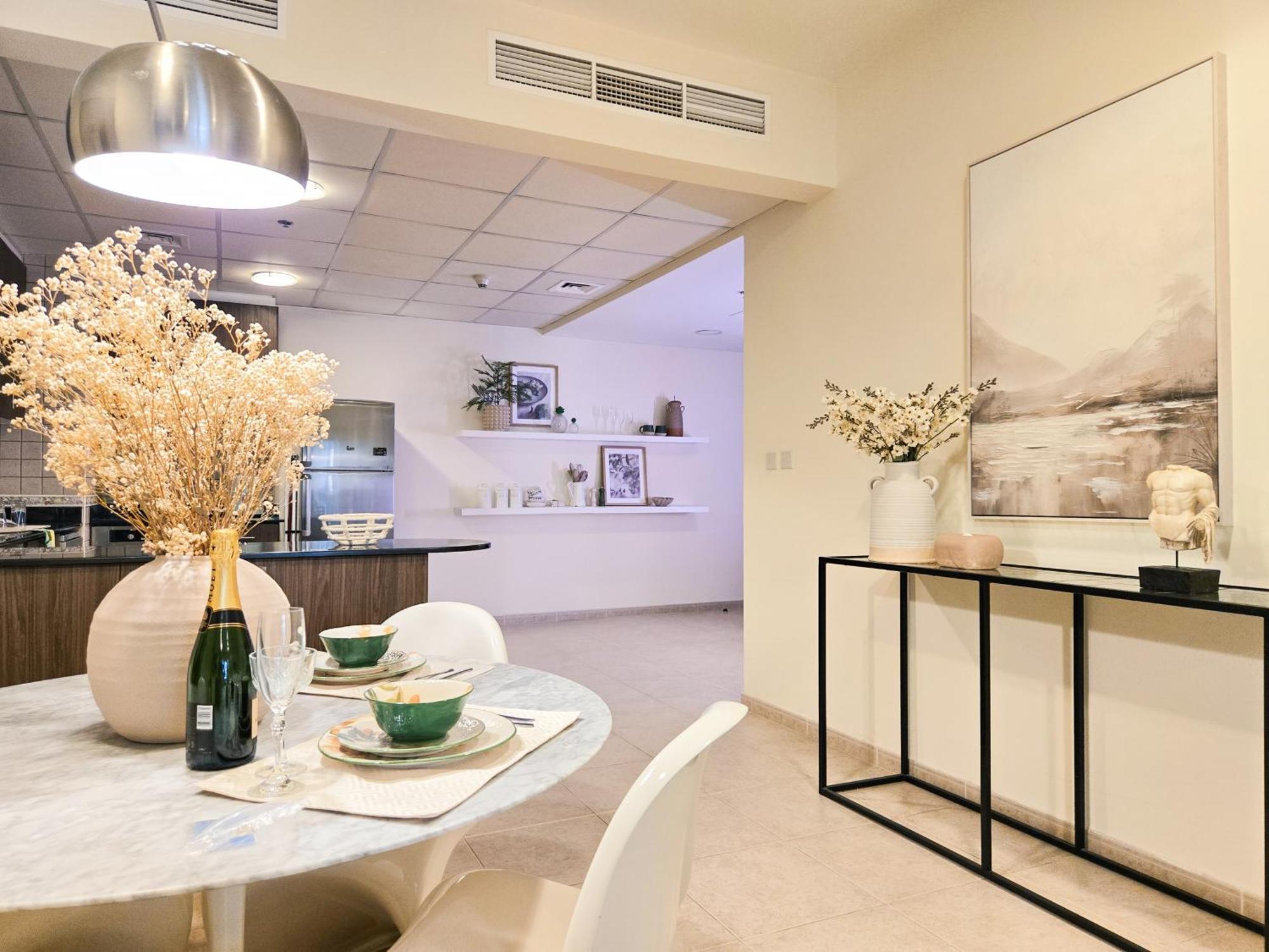 Апартаменты Fabulous 1br In Marina Near With Sea Views *